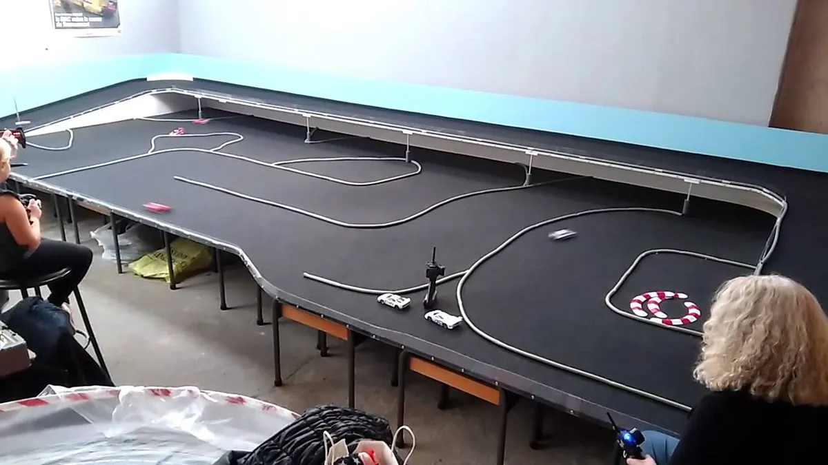 Petit à petit : reconstruire une piste Mini‑Z 10×3,2 m (et kiffer)