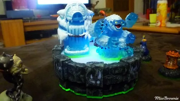 La boule à neige Skylanders : le goodie nostalgie qui rapporte encore