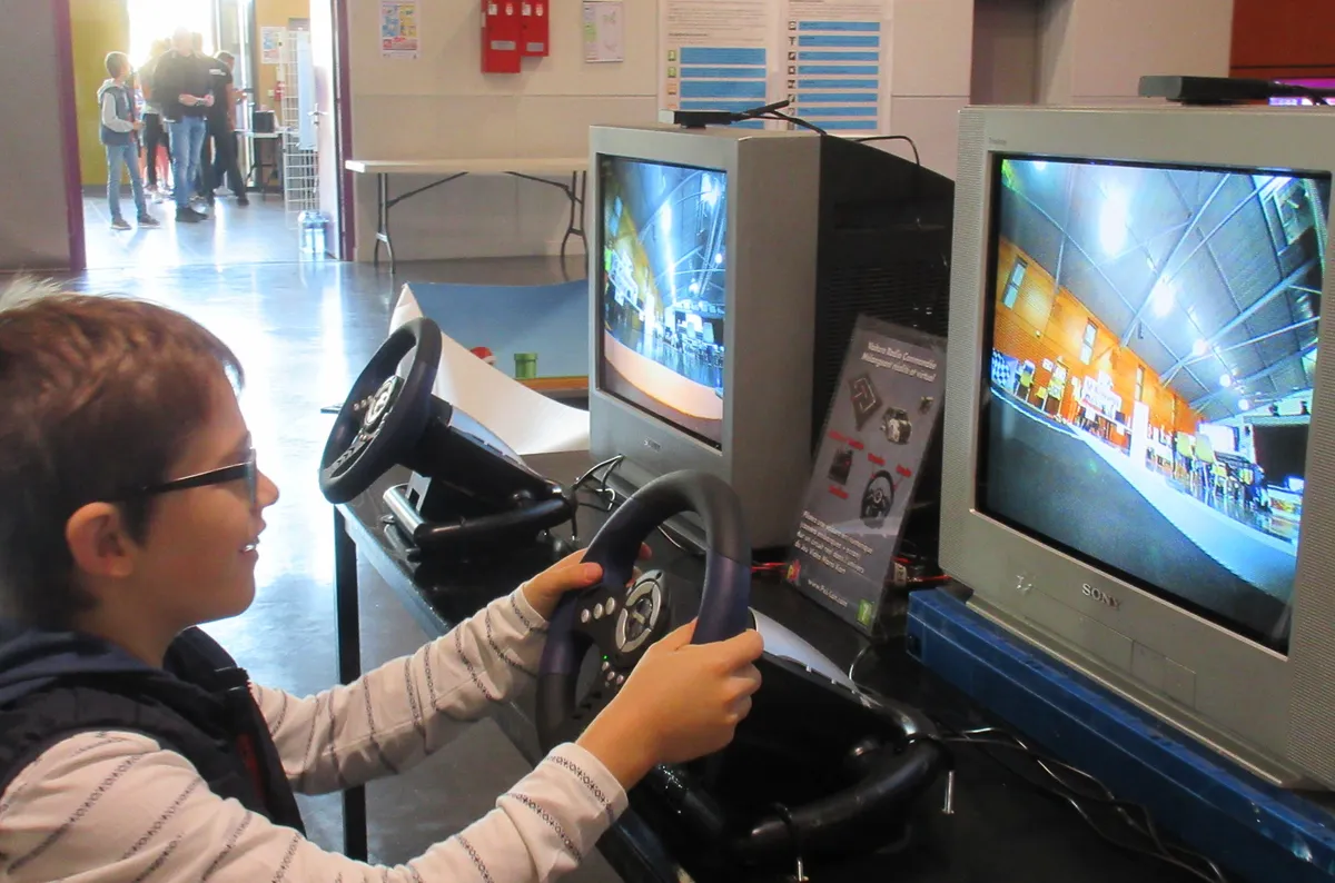 [Vidéo] Session au Plateau de la Cra — Monster en trial (1er mai 2007)