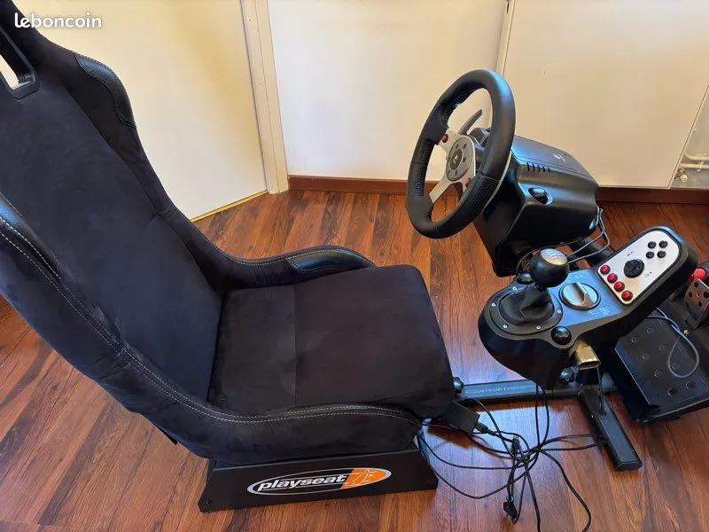 Test Playseat G25 : le siège racing abordable qui tient la route
